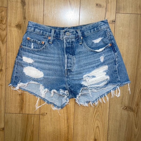 LEVI’S - 501 Jean Shorts - size 27 - Picture 1 of 9